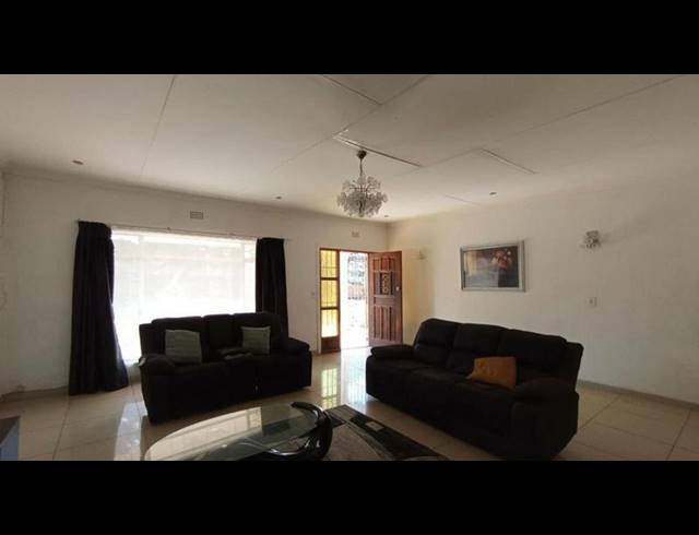 3 BEDROOM HOUSE FOR SALE IN ELSBURG